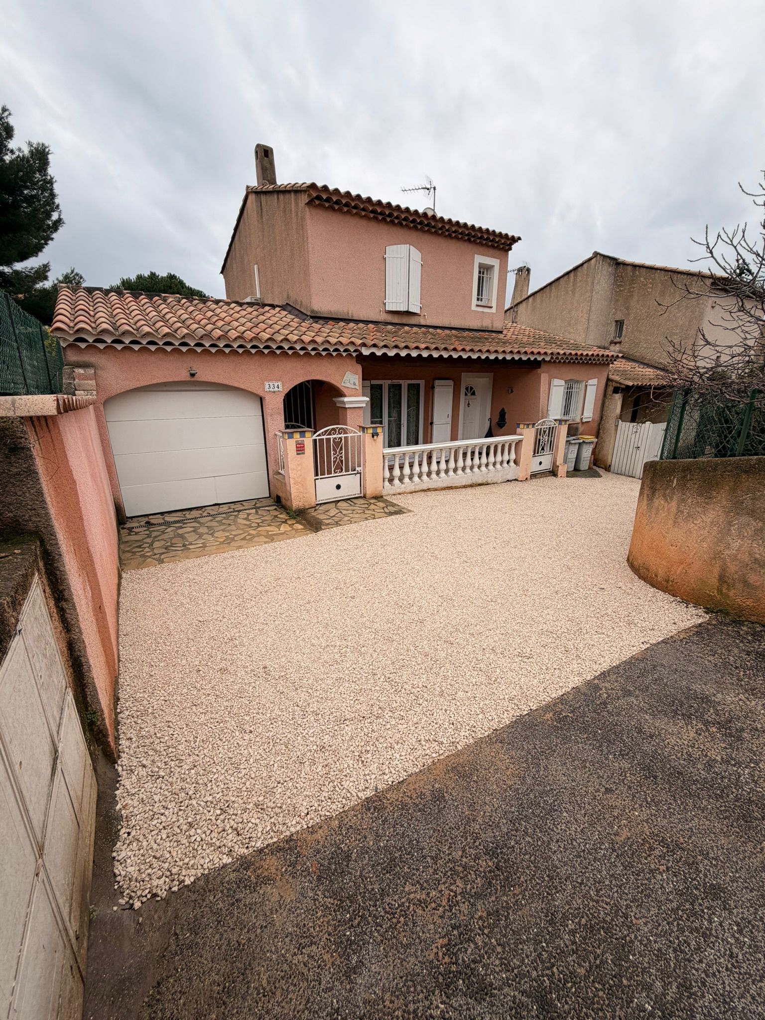 entrée de maison en gravier stabilisé à Sanary-sur-Mer