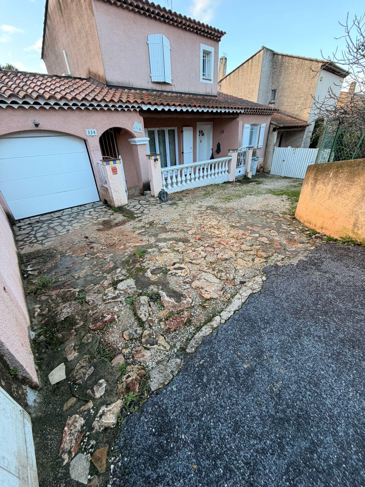 entrée de maison en gravier stabilisé à Sanary-sur-Mer