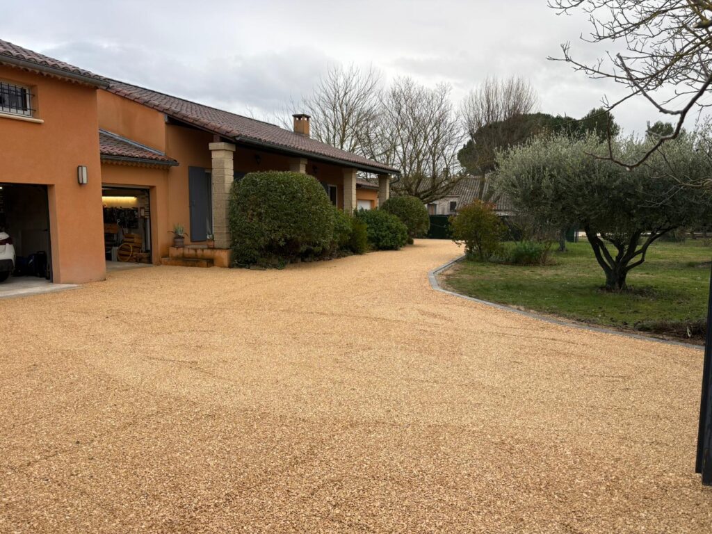 Garden Park Concept | PHOTO 2026 02 19 10 48 26 aménagement extérieur devant la maison