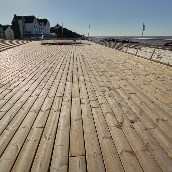 Garden Park Concept | lame de terrasse bois rio pin marron l 4 m x l 145 mm x ep 46 mm 02 1 Grande