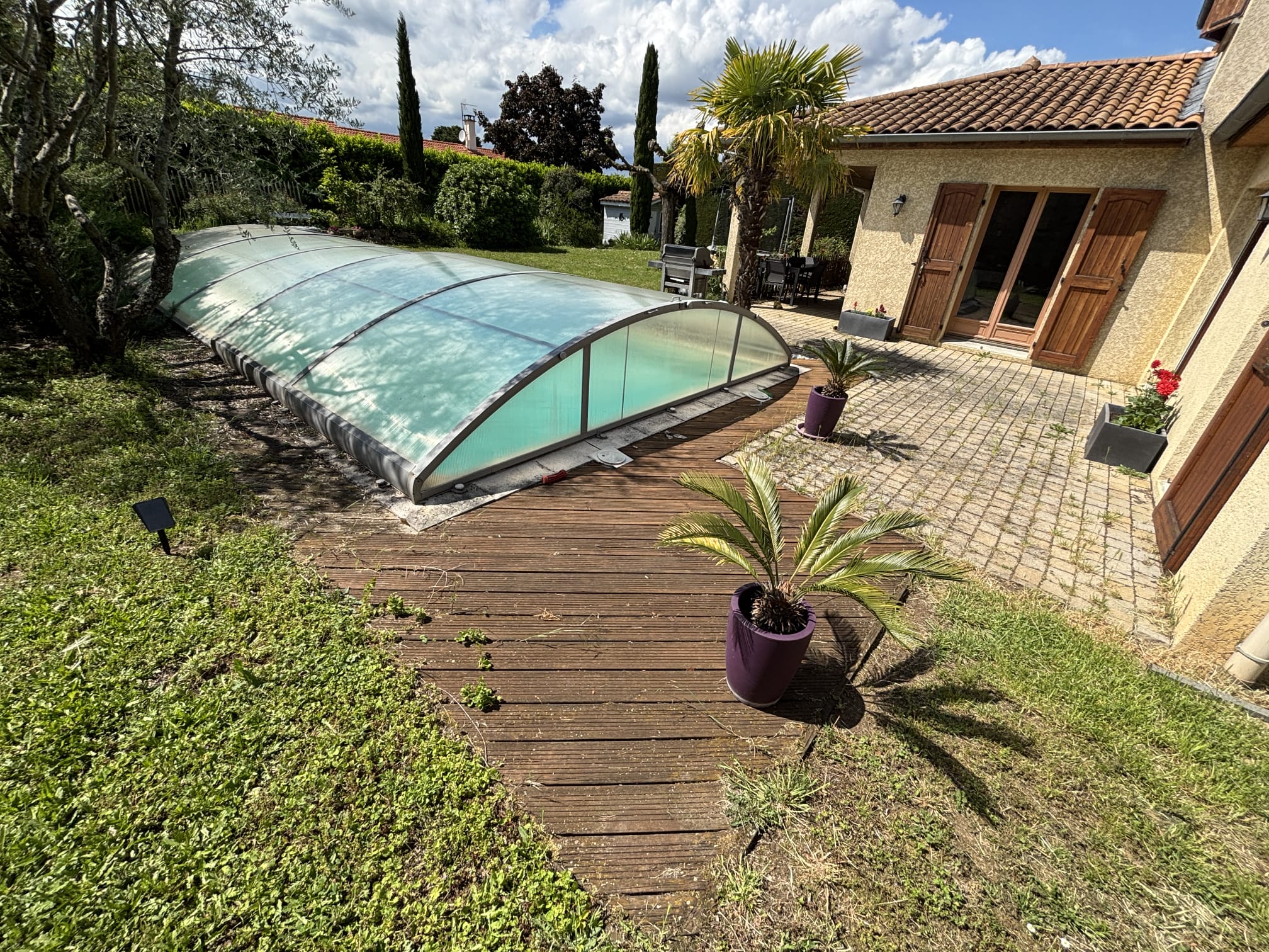 plage de piscine en grès cérame à Lyon Est