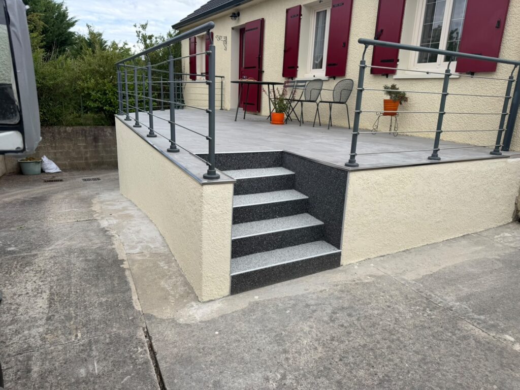 escaliers en moquette de pierre à Souppes-sur-Loing