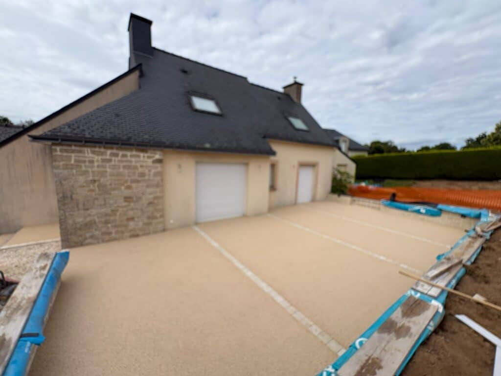terrasse et escaliers en résine drainante à Pontivy