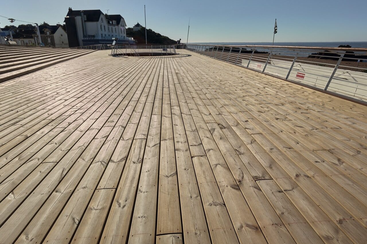 Garden Park Concept | lame de terrasse bois rio pin marron l 4 m x l 145 mm x ep 46 mm 02 1 Grande edited Terrasse en pin