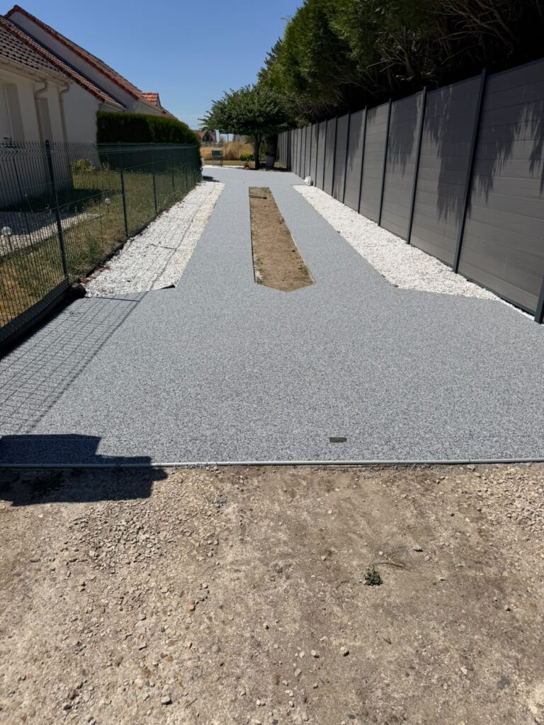 allée carrossable en moquette de pierre à Montargis